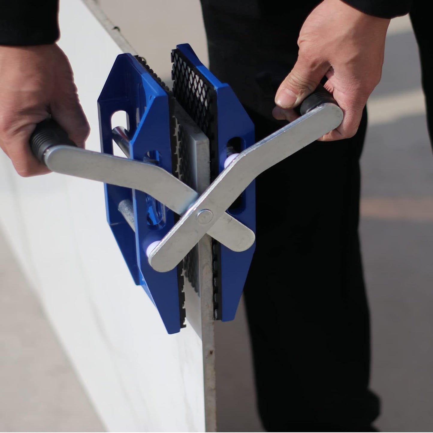 234 - DOUBLE HANDED GRANITE STONE CARRYING CLAMP
